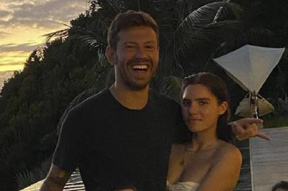 17-летняя внучка Ельцина выйдет замуж за Смолова