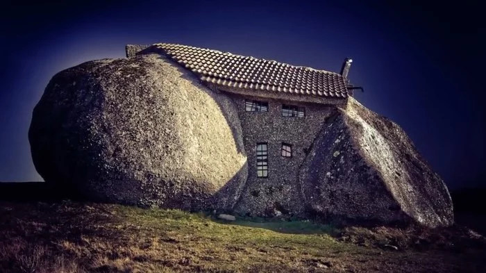 Casa de Penedo - Portugal, sights, Longpost