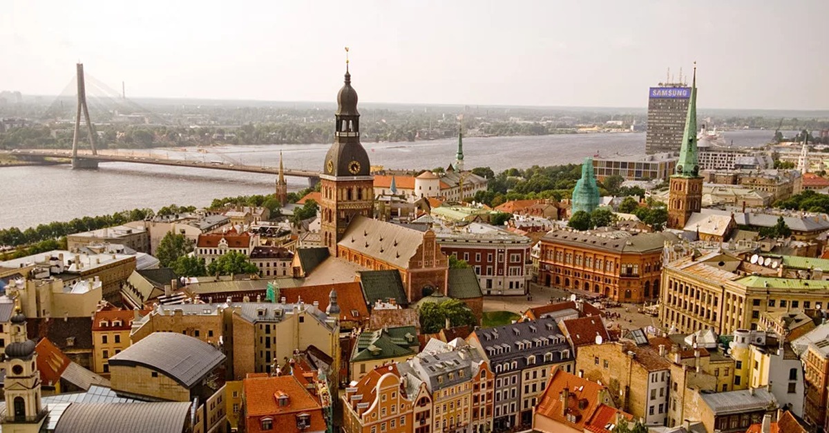 Рига это латвия. Латвия Рига центр. Латвия столица Вильнюс. Исторический центр Риги. Латвия Старая Рига.