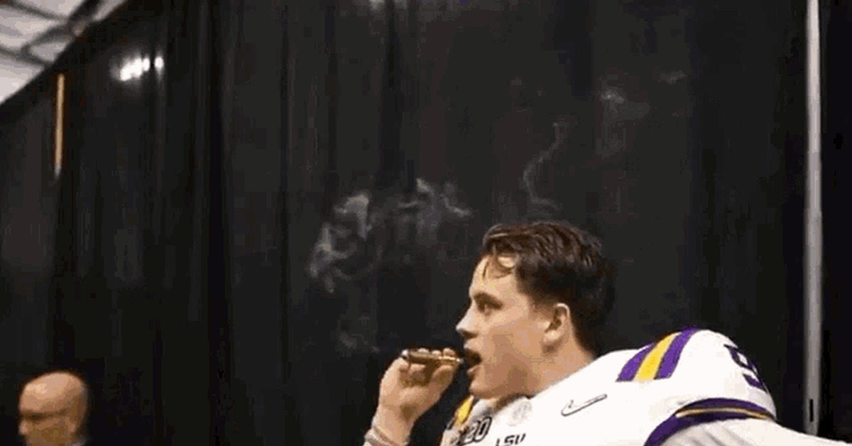 After the victory we can have a cigar - American football, Relaxation, GIF