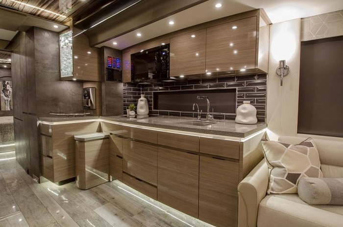 Дом на колесах от - Porsche (Newell Coach) Дом на колесах, Porsche, Технологии, Авто, Длиннопост