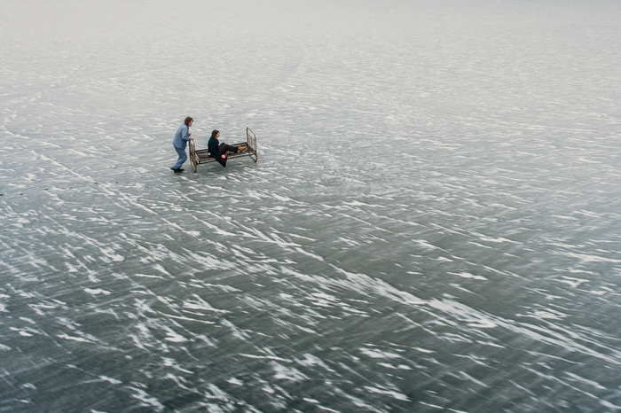 Кроватные покатушки на льду замерзшего озера Покатушки, Озеро, Фотография, Кровать, Лед