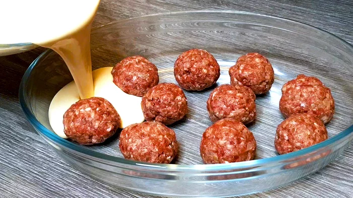 Super easy recipe: jellied pie with meatballs - My, Filling pie, Recipe, Meatballs, Pie, Meat pie, Culinary minced meat, Video, Longpost, Cooking, Video recipe