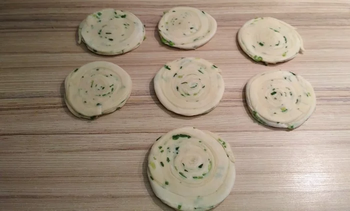 Слоёные лепешки с зелёным луком Рецепт, Лепешки, Выпечка, Тесто, Длиннопост