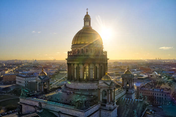 Исаакиевский в лучах