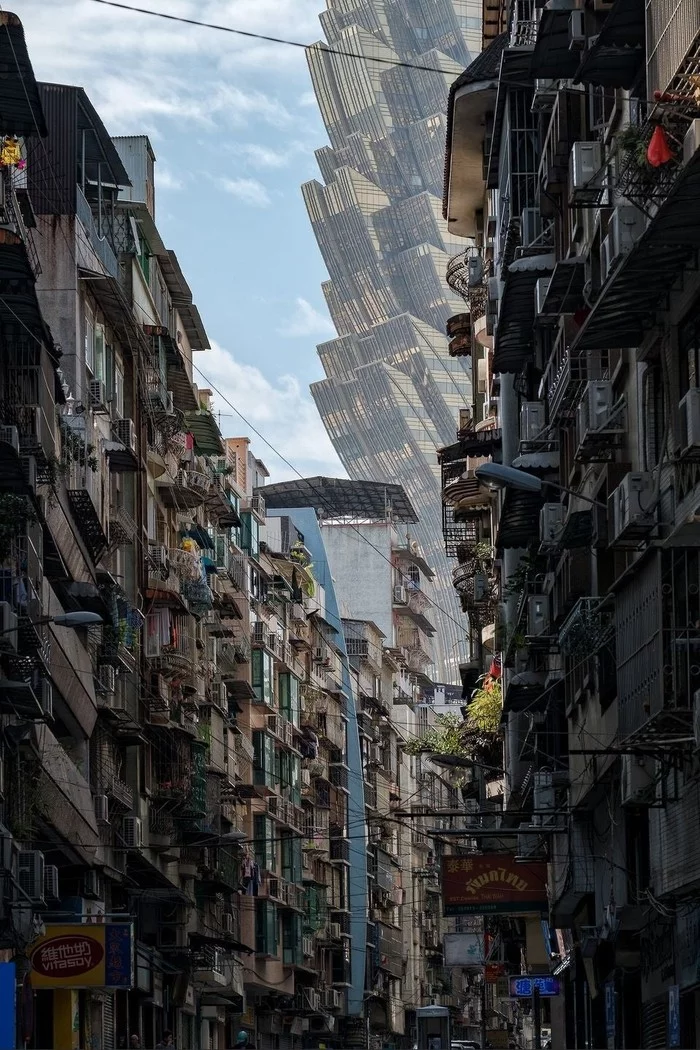 View of the Grand Lisboa Hotel from the streets of Macau - Reddit, Contrast