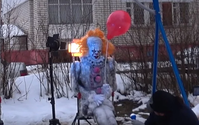 Snowman-Pennywise in Sarov - snowman, It, Pennywise, Sarov