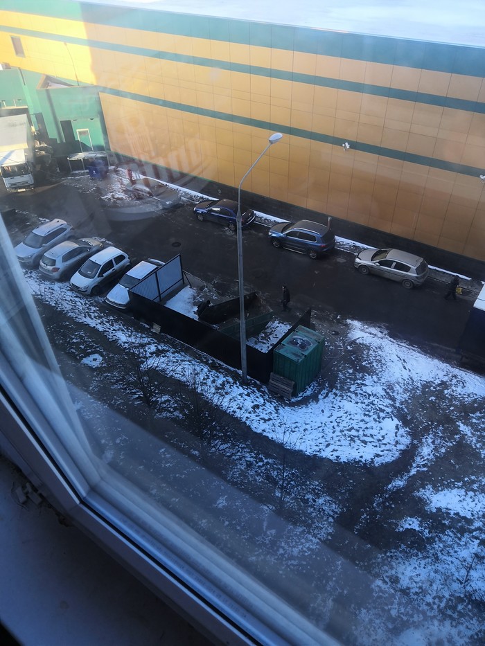 Вопрос к юристам.Установили мусорный контейнер