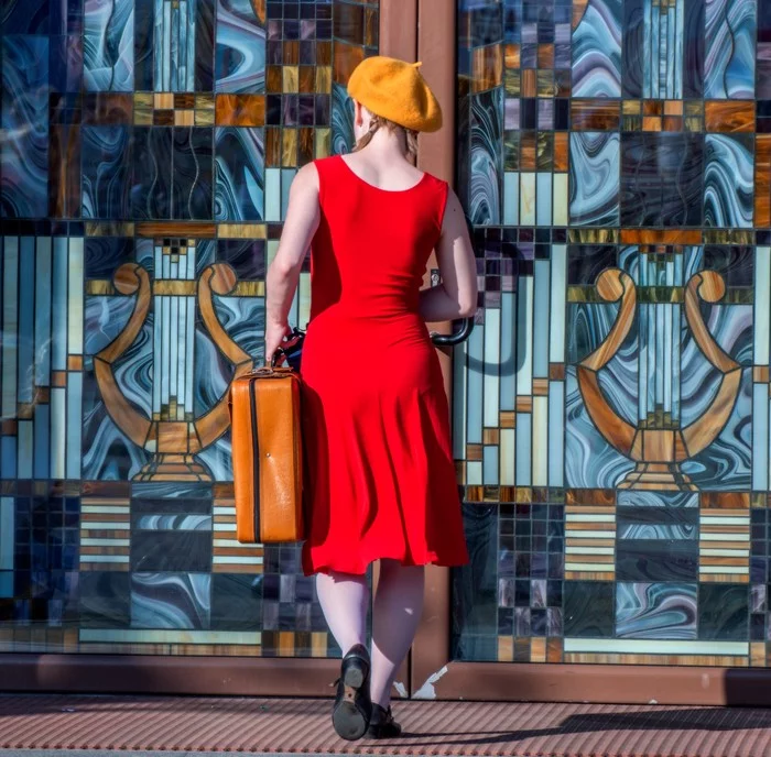 In red - My, Girls, Stained glass, The photo, Retro, Suitcase, Nikon d90