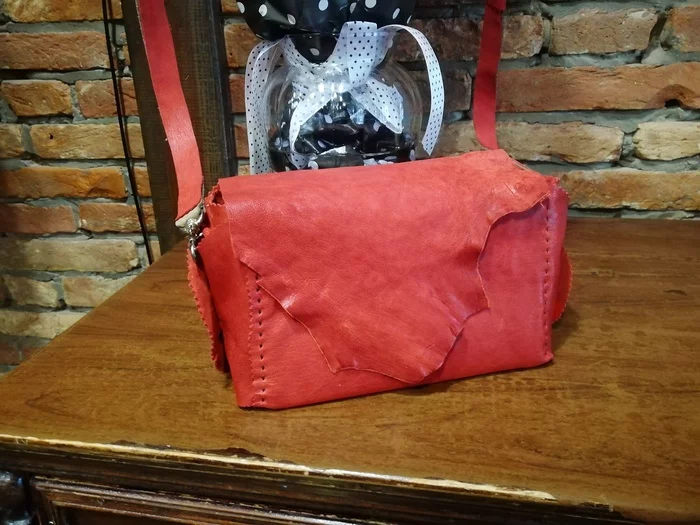 Wild red bag - My, Leather products, Handmade, Natural leather, Needlework without process, Leather, Сумка, Longpost