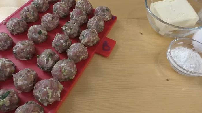 Заливной пирог с мясными шариками Кулинария, Рецепт, Еда, Пирог, Заливной пирог, Другая кухня, Выпечка, Пирог с мясом, Видео, Длиннопост
