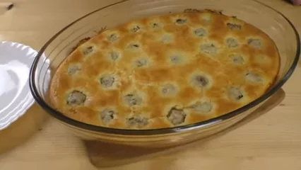 Заливной пирог с мясными шариками Кулинария, Рецепт, Еда, Пирог, Заливной пирог, Другая кухня, Выпечка, Пирог с мясом, Видео, Длиннопост