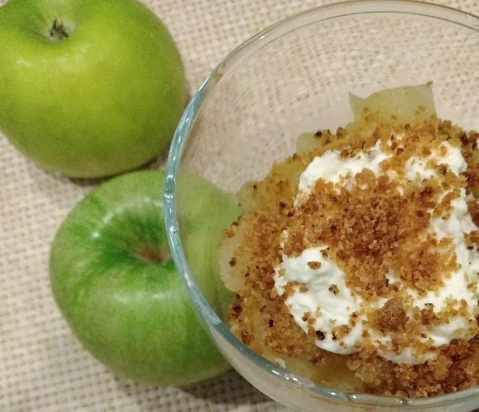 Danish trifle - dessert with bread (gammeldags blekage) - My, Apples, Dessert, Alcohol, Whipped cream, Bread, Recipe, Longpost, Cooking