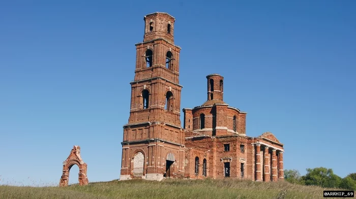 Abandoned Church of the Kazan Icon of the Mother of God in the Lipetsk region - My, Alloy, Don, Accordion, PVD, Hike, Ryazan Oblast, Church, Skopin, Video, Longpost