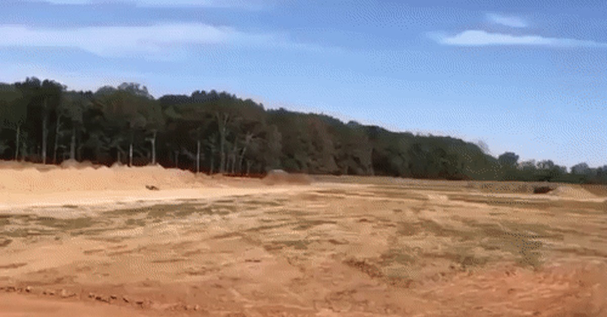 Tremors - Explosion, Land, GIF