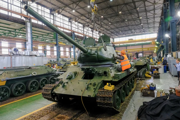 T-34 is back in service: near St. Petersburg, tanks that arrived in Russia from Laos are being prepared for the Victory Parade - Saint Petersburg, Tanks, Armored vehicles, Military equipment, Victory, The Great Patriotic War, Factory, The photo, Longpost