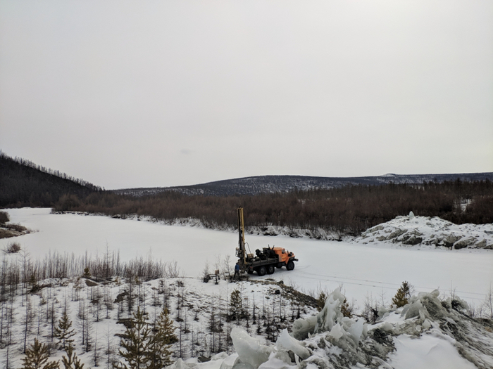 Зима. Якутия. Река