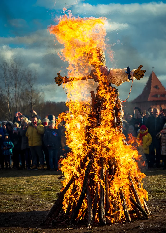 They called spring - but they called the phoenix - My, Maslenitsa, Fire, Scarecrow, Phoenix, Festivities, Bonfire, Burning