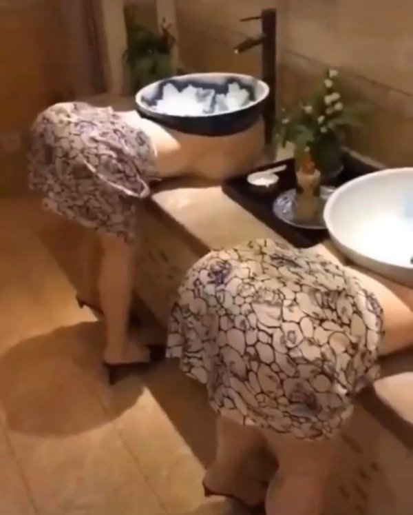 Wash basin - Wash basin, Unusual, Toilet