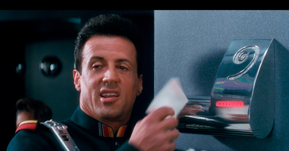 Demolition man. Сильвестр Сталлоне разрушитель. Разрушитель фильм 1993 ракушки. Фильм разрушитель три ракушки. Сильвестр Сталлоне ракушки.