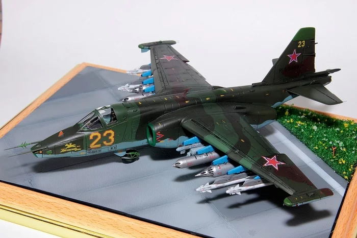 Scale model of the Su-25 aircraft from ArtModel in 1/72 scale - My, Models, Airplane, Stand modeling, Su-25, Aviation, Scale model, Longpost