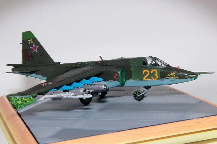 Scale model of the Su-25 aircraft from ArtModel in 1/72 scale - My, Models, Airplane, Stand modeling, Su-25, Aviation, Scale model, Longpost