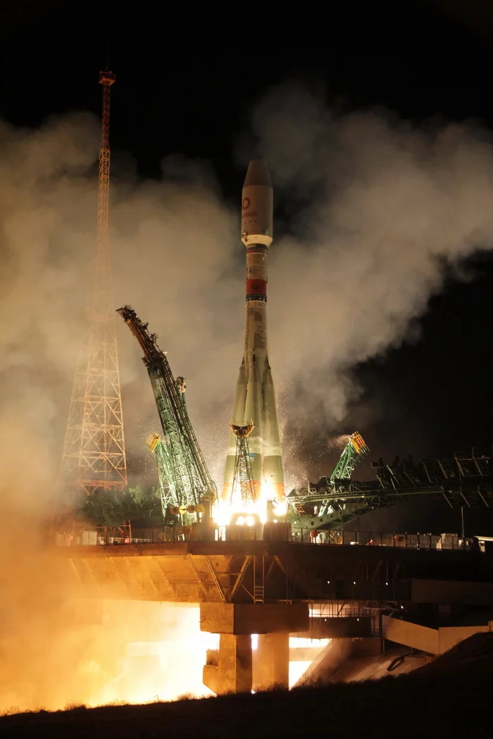 Photos of the launch of the Soyuz-2.1b rocket with 34 satellites OneWeb - Roscosmos, Oneweb, Satellite, Baikonur Cosmodrome, Space, Soyuz-2, Longpost