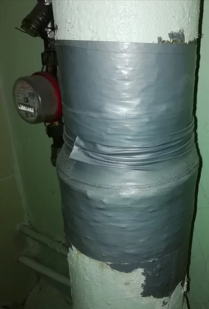 Eliminating odor from a cast iron sewer pipe joint - My, Repair, Sewerage, Smell, Longpost