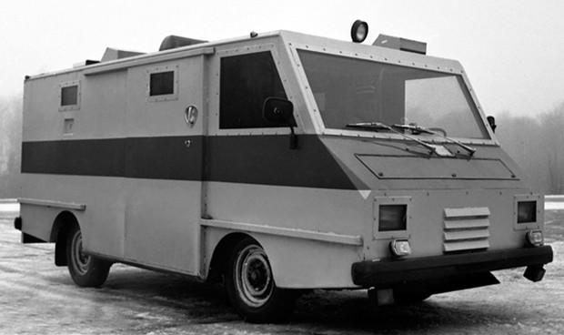 I want to know everything #632. Paper tank: how the first cash-in-transit armored car was built in the USSR - Want to know everything, the USSR, Collectors, Armored car, Retro, Story, Interesting, Auto, Longpost