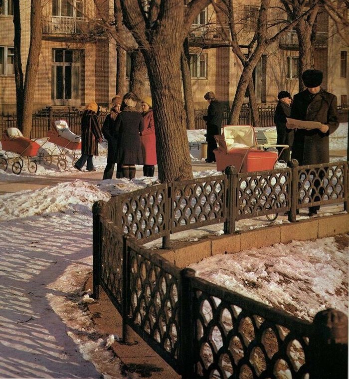 Москва, Патриаршие пруды, декабрь 1979г