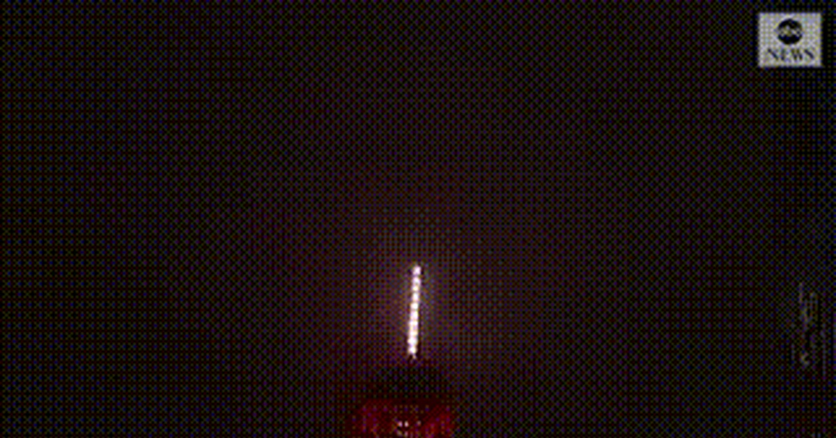 Empire State Building mast tonight - Coronavirus, Doctors, Empire State Building, New York, USA, Respect, GIF