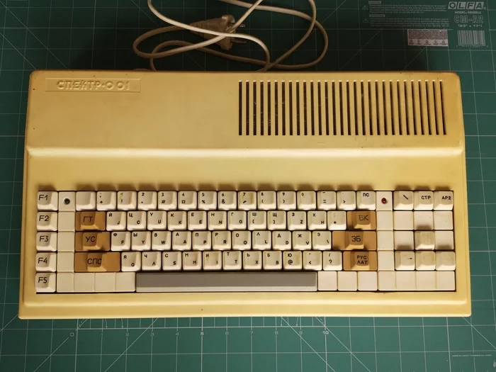 PC Spektr-001 - an inexpensive Soviet household computer of the second half of the 1980s - My, Retro computer, Radio-86rk, Keyboard, Technopron, Longpost