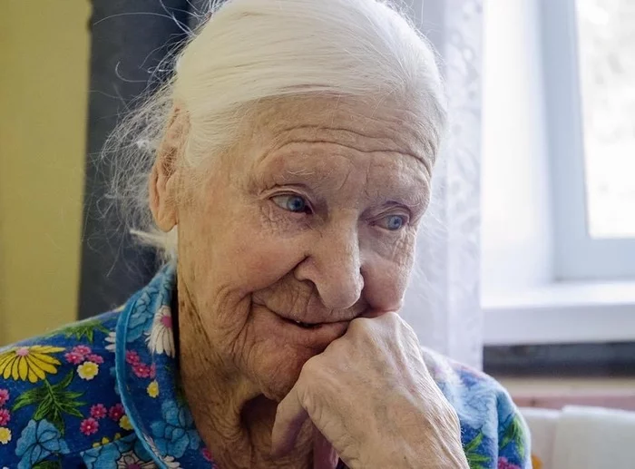 В 95 лет она без очков вышивает рушники, достойные музея наивного искусства Бабушка, Дом престарелых, Вышивка, Судьба человека, Длиннопост