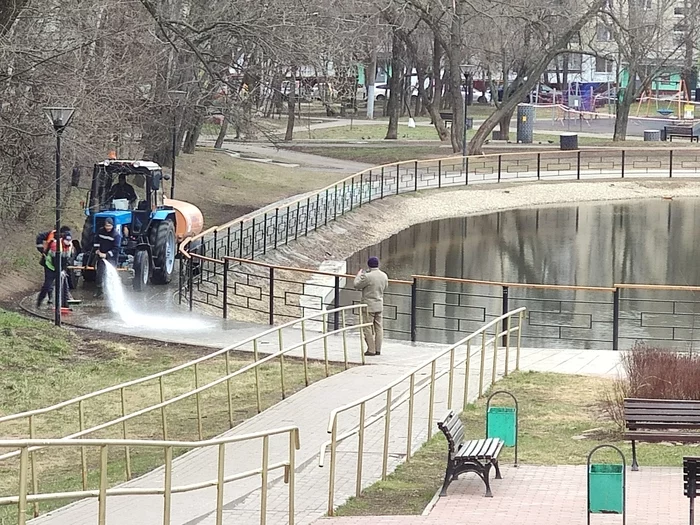 Disinfection according to Moscow... - My, Street cleaning, Coronavirus