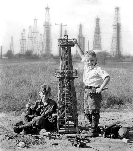 Young oil tycoons. Unknown photographer, 1920s, Houston, Texas - Retro, The photo, Oil workers