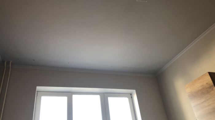 Слетела гардина