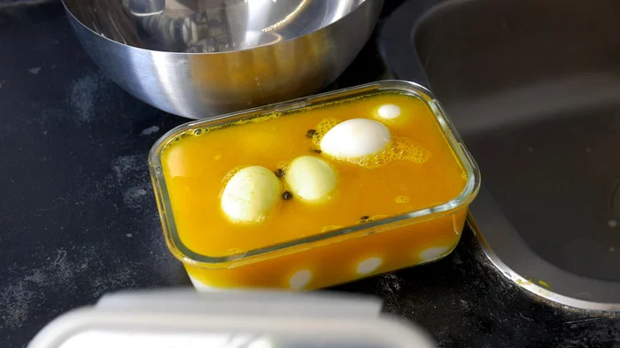 Pickled eggs, yellow - My, Pickling, Eggs, Recipe, Food, Video recipe, Video, Longpost