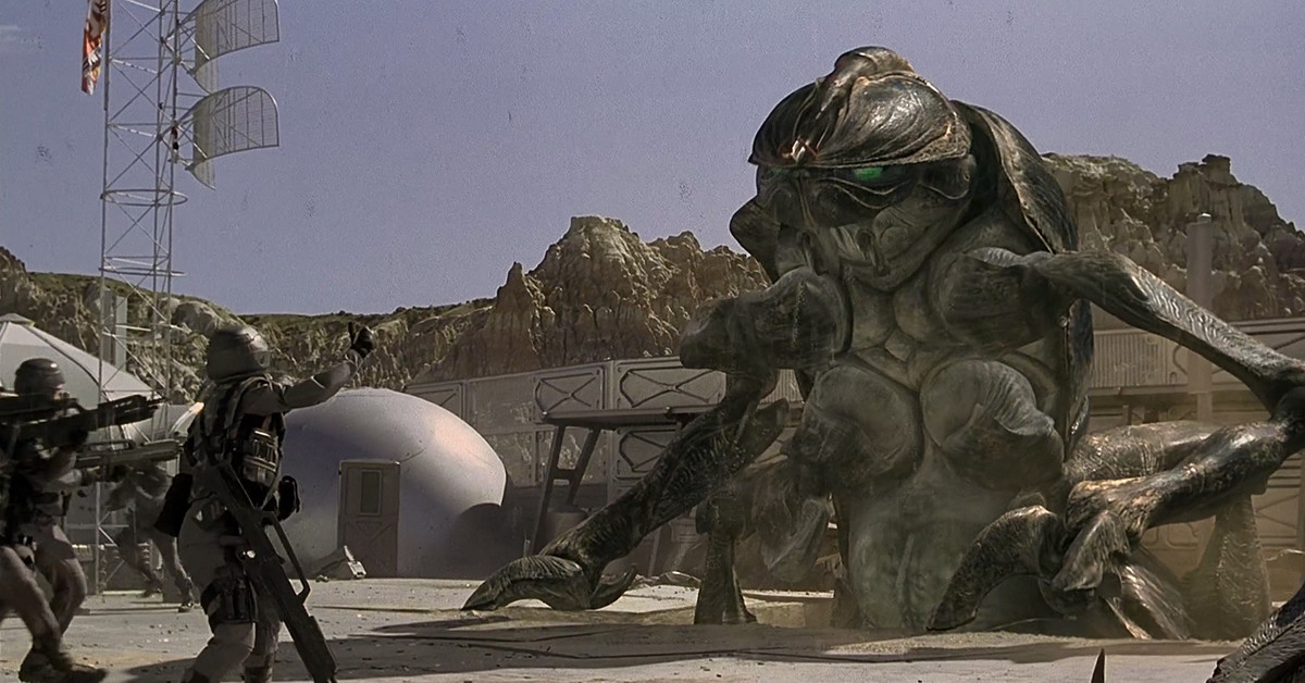 Нападение жуков. Звездный десант Starship Troopers 1997. Звездный десант 1997 Арахниды.