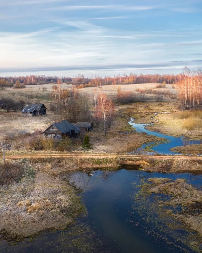 Abandoned houses - Abandoned, Water, Lake, Inflow, Nature, beauty, The photo