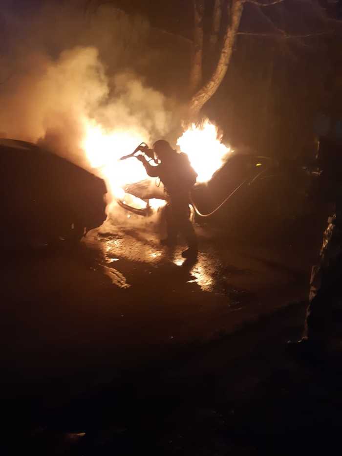 Information about two burnt cars in Naberezhnye Chelny 04/27/2020 - Naberezhnye Chelny, Incident, Fire, Auto, Cars burned down, Firefighters, Ministry of Emergency Situations, Extinguishing, Longpost