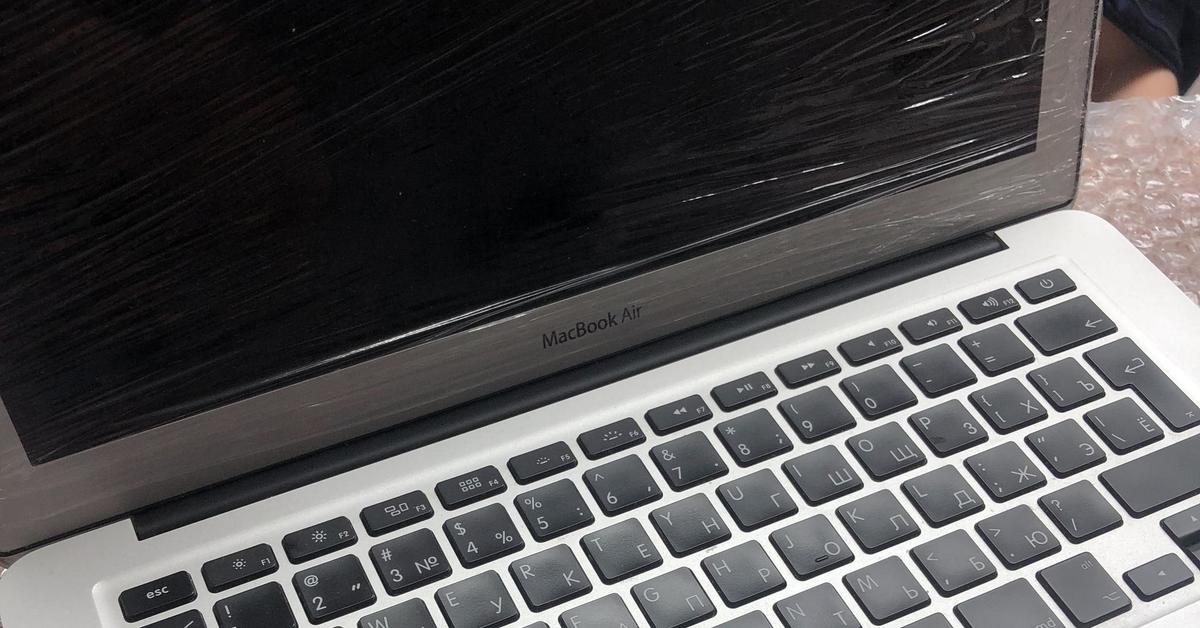 Macbook a1466. MACBOOK при включении. MACBOOK Air 3 гудка. MACBOOK Air не включается.