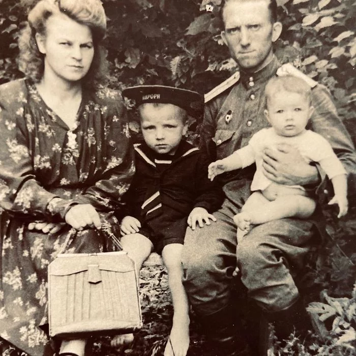 Милла Йовович поздравляет всех с Праздником Великой Победы! Милла Йовович, День Победы, 9 мая, Поздравление, Фотография, Длиннопост