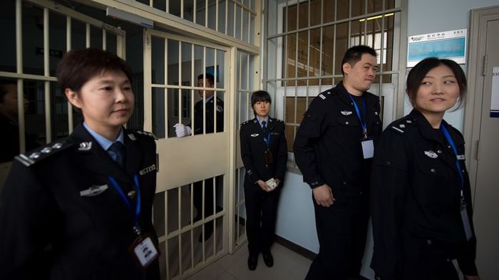 Seven years in prison and a bowl of risk. In China, there are raids on Ukrainian migrant teachers and dancers - China, Migrants, Longpost