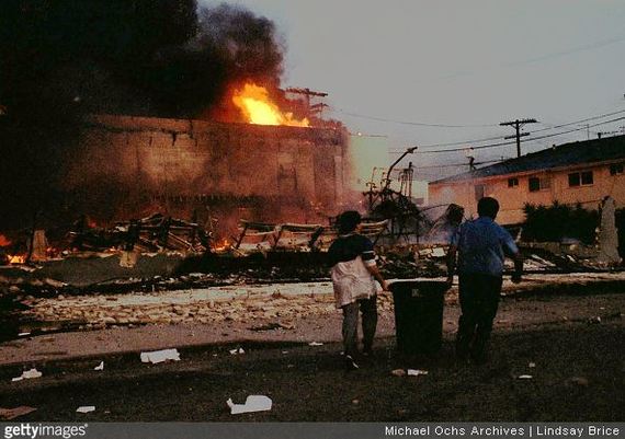 Горячая точка: в 1992 году Лос-Анжелес пережил самый разрушительный бунт в истории США США, Расизм, Лос-Анджелес, Длиннопост Горячая точка: в 1992 году Лос-Анжелес пережил самый разрушительный бунт в истории США США, Расизм, Лос-Анджелес, Длиннопост