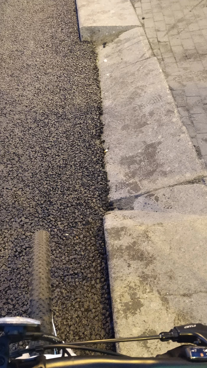 I'm interested in the opinion of a professional or someone who just knows - My, Asphalt, Saint Petersburg, Question, Longpost