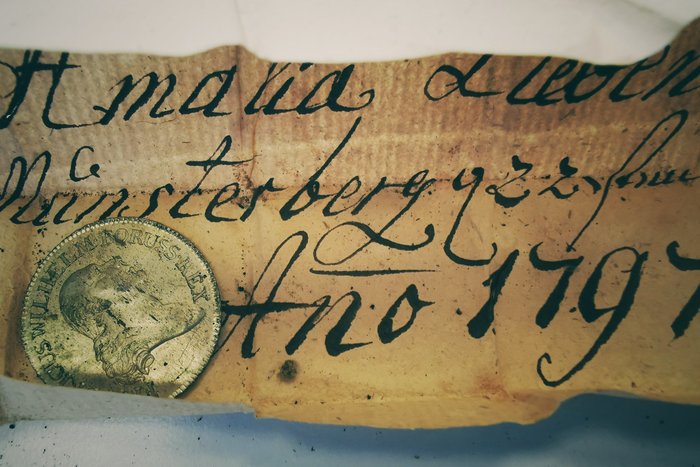 В Польше обнаружена капсула времени 1797 года Польша, Капсула времени, Предки, Реставрация, Длиннопост В Польше обнаружена капсула времени 1797 года Польша, Капсула времени, Предки, Реставрация, Длиннопост