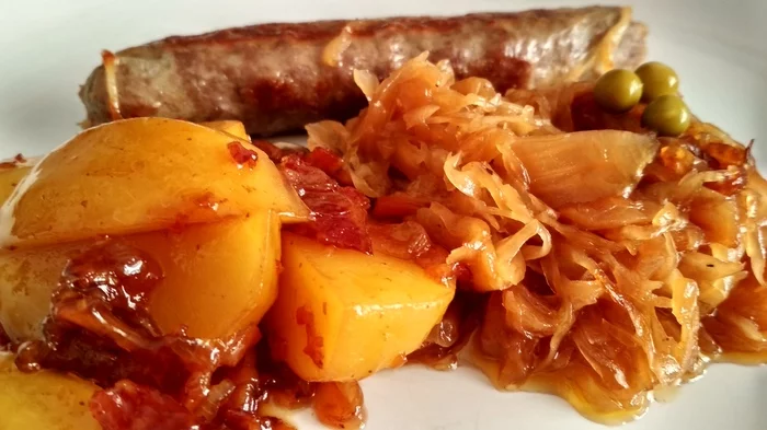 Dinner in German style - My, Recipe, Cabbage, Sausages, Potato, Dinner, Beer snack, Longpost, Food