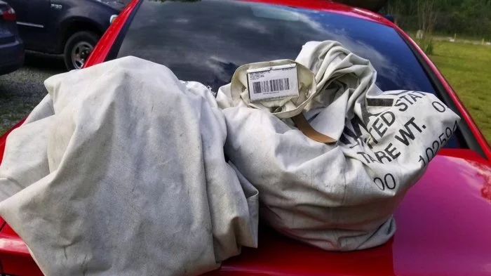 Семья из Вирджинии нашла на дороге сумку с миллионом долларов Америка, Находка, Деньги Семья из Вирджинии нашла на дороге сумку с миллионом долларов Америка, Находка, Деньги