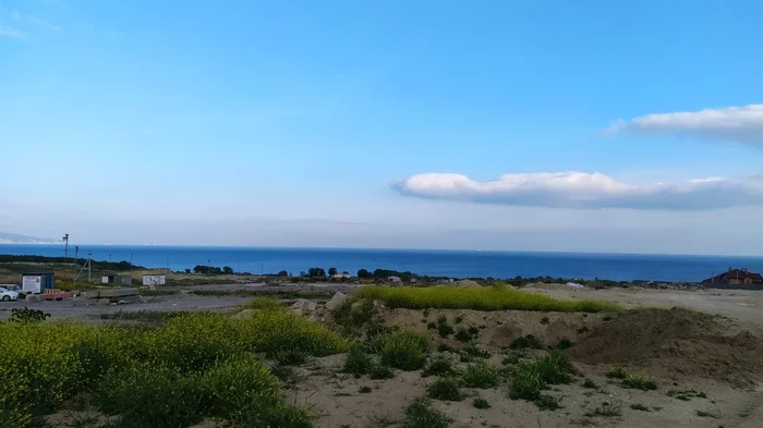 Summer is coming - My, Novorossiysk, Sea, Summer is coming, Photo on sneaker, Longpost