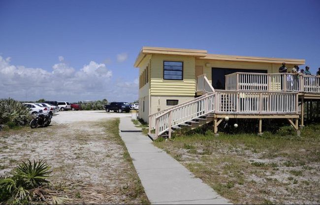 Astronauts Bob Behnken, Doug Hurley and a house by the ocean - Spacex, Space, Astronaut, NASA